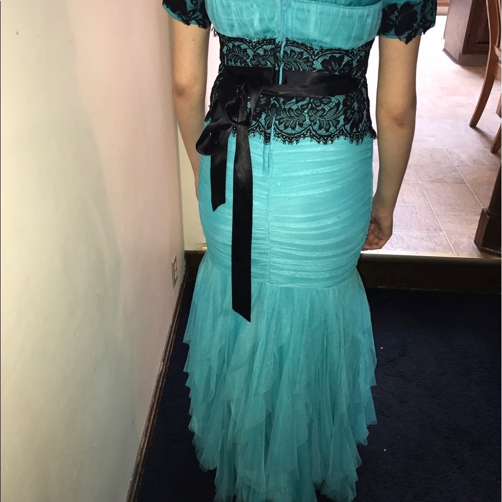 Turquoise prom dress - Picture 2 of 3