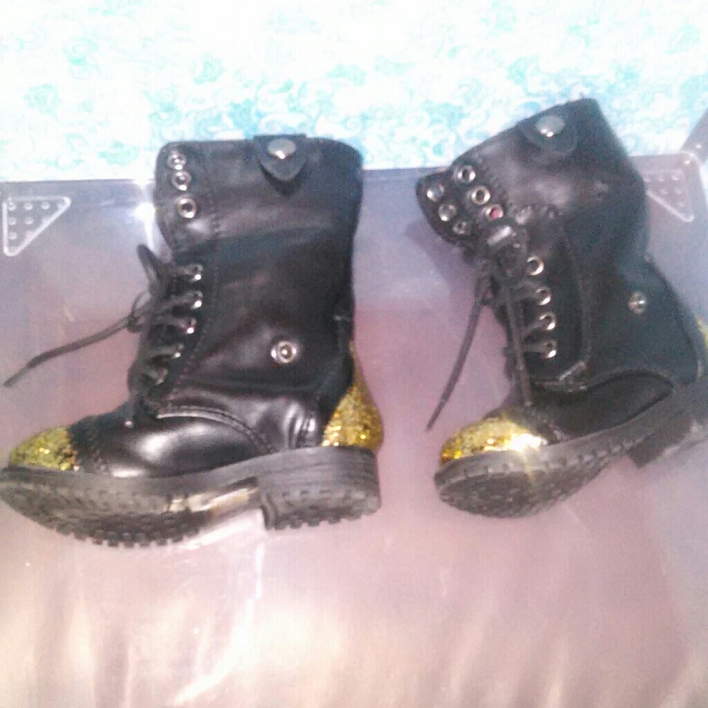 SOLD!!! Customized toddler combat boots 5c