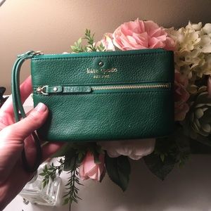 Kate Spade wristlet wallet in Kelly green