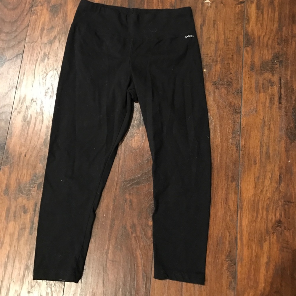 JOCKEY® || Black, shin cropped leggings