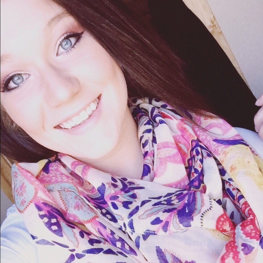 Meet your Posher, Emily