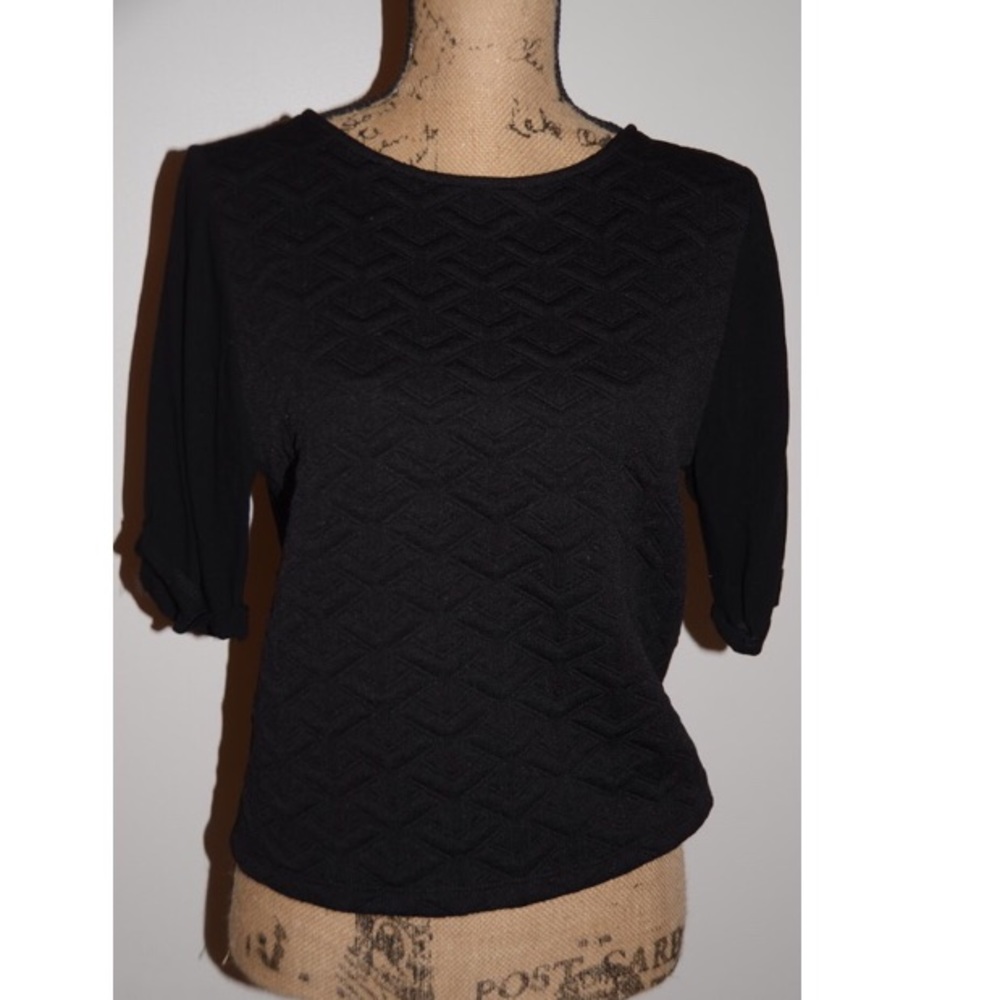 FRANCESCAS Black Top With Texture on Front