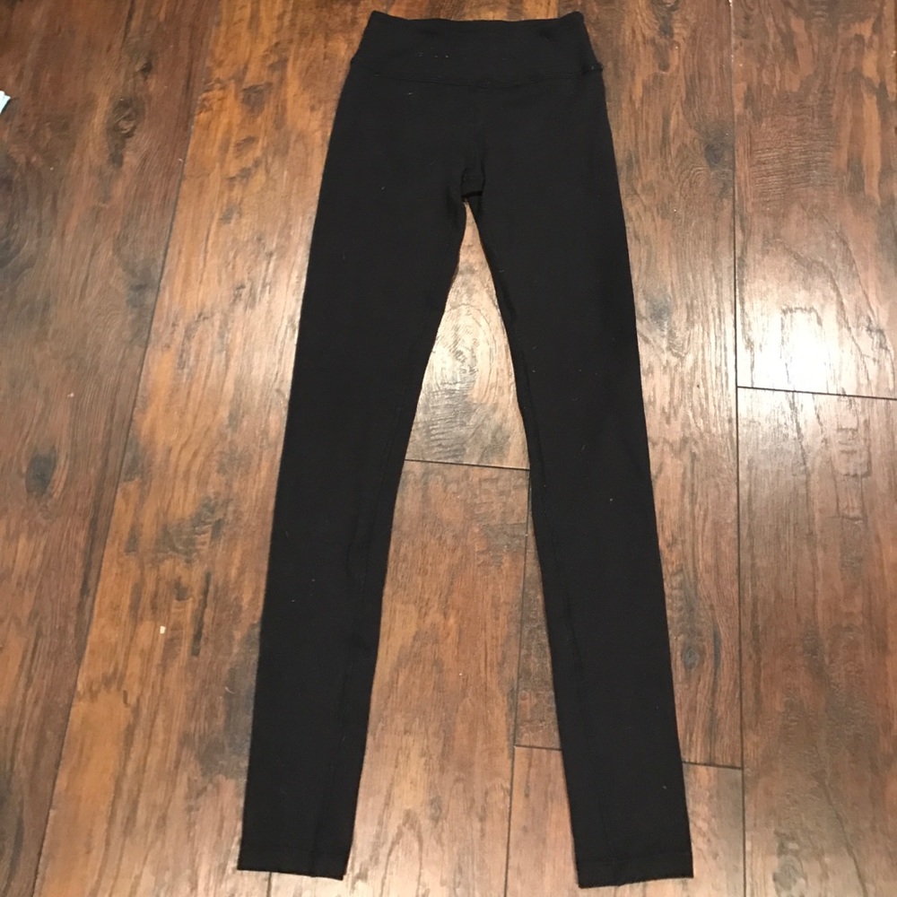 BEYOND YOGA || Black ankle leggings