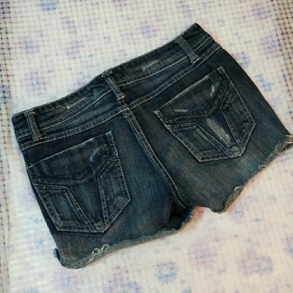 ♀️Miley Cyrus Max Azria Short Shorts♀️ - Picture 4 of 5