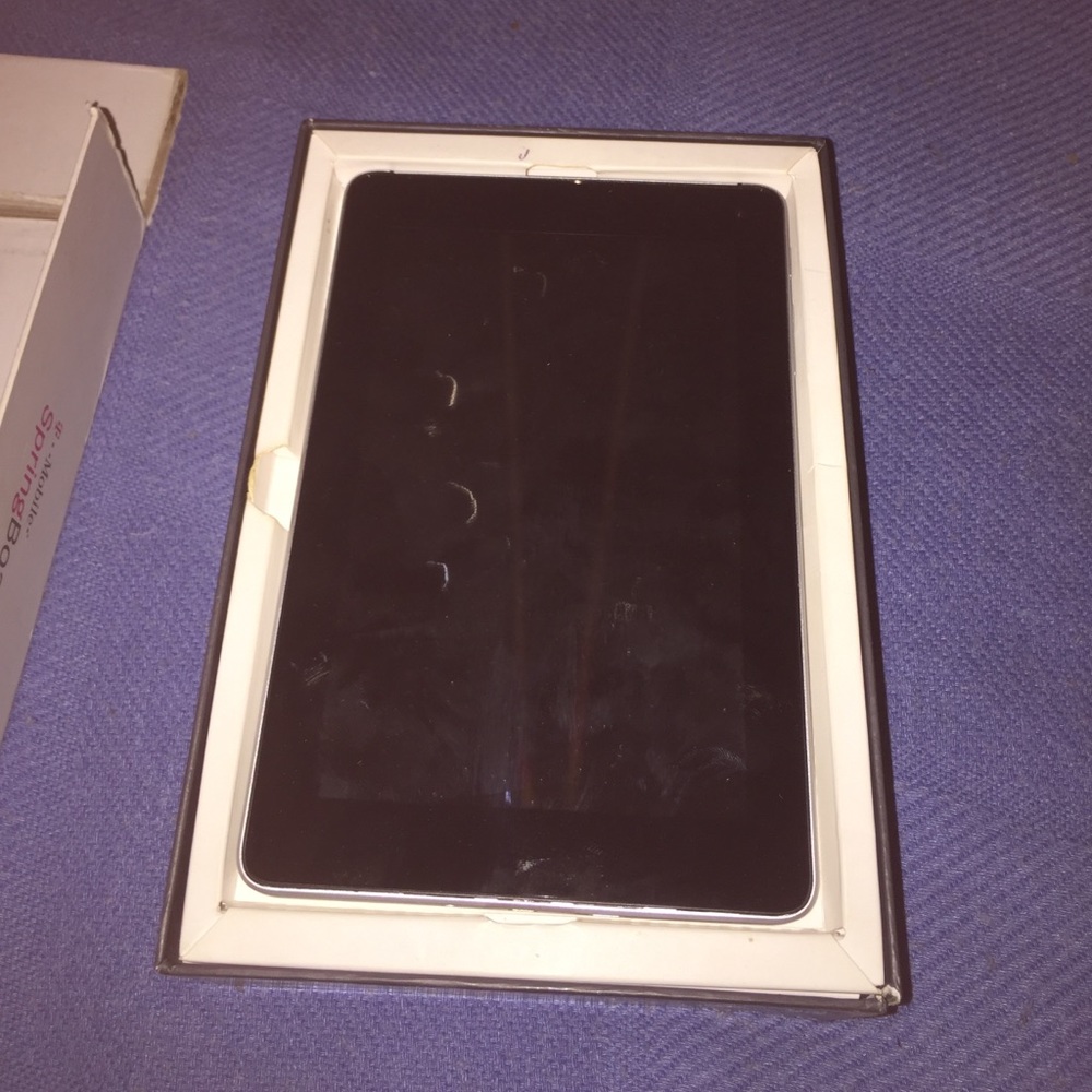 Android tablet - Picture 2 of 3