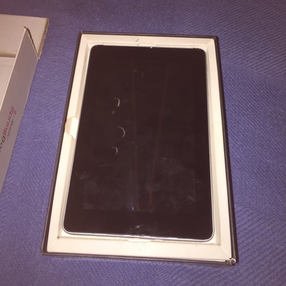 Android tablet - Picture 2 of 3