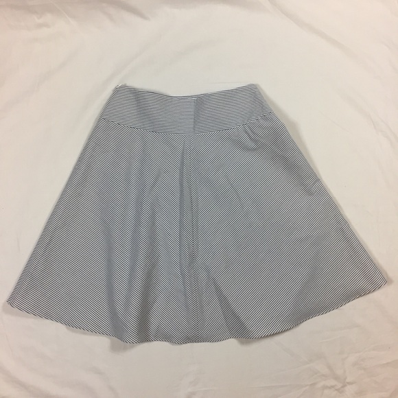 Ann Taylor seersucker skirt size 2 - Picture 7 of 7