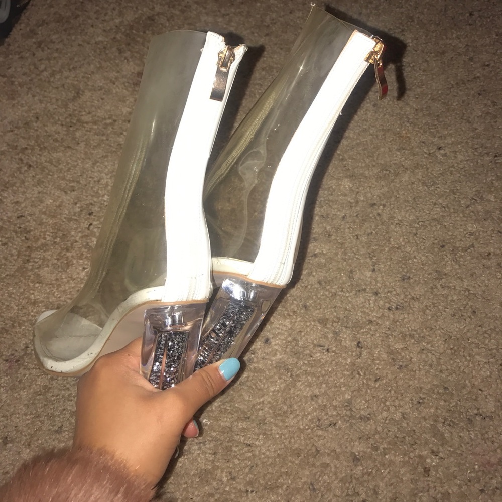 Heeled boots