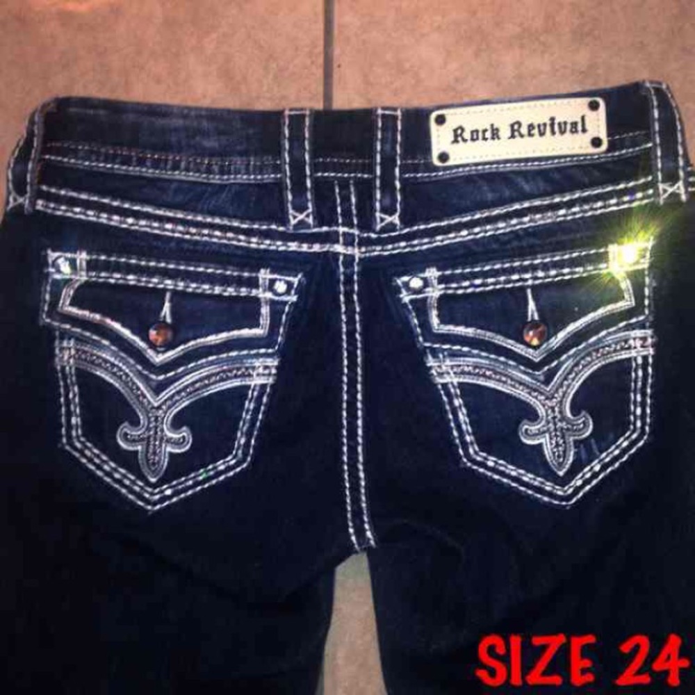 NWT 24 CAPRI ROCK REVIVAL JEANS!!