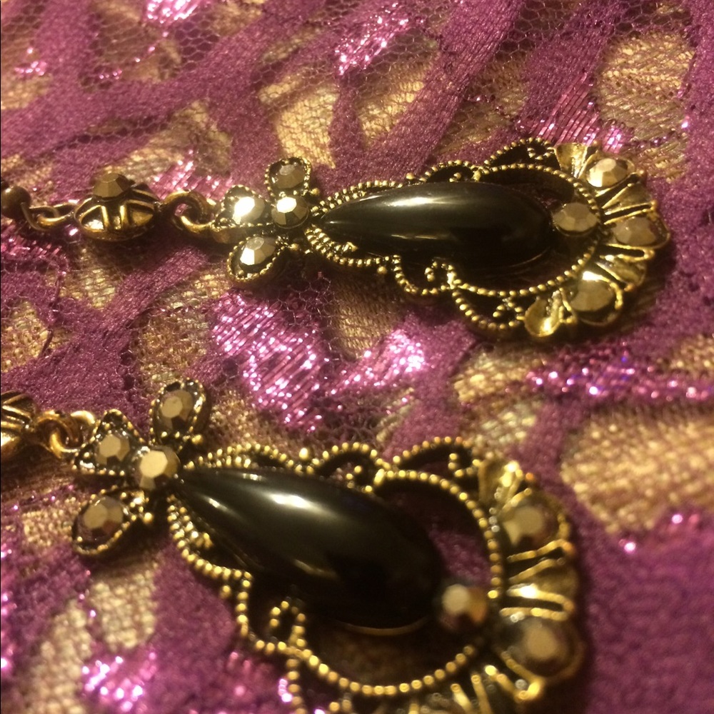 Earrings - Picture 2 of 4