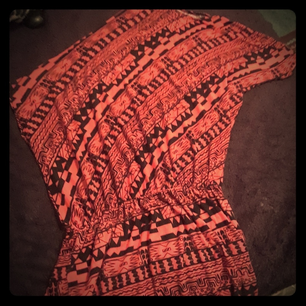 LARGE Street Fifteen  Off the shoulder blouse