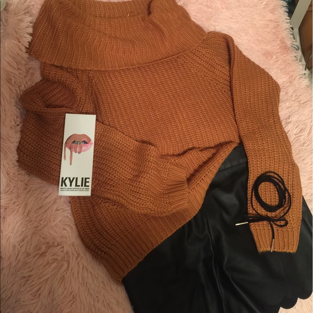 BLACK FAUX LEATHER SHORTS