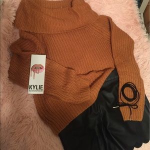 BLACK FAUX LEATHER SHORTS