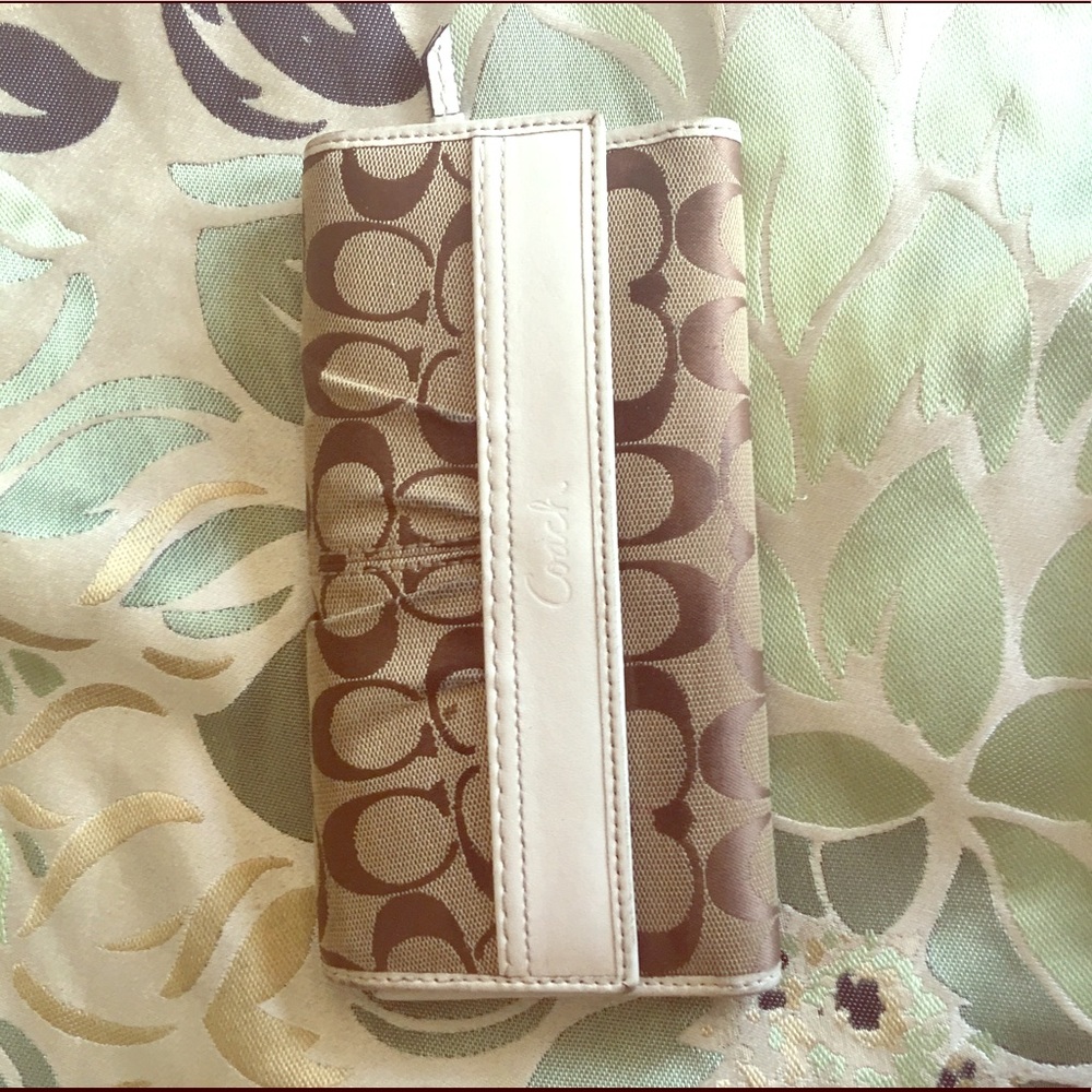 Tan and white Coach wallet!