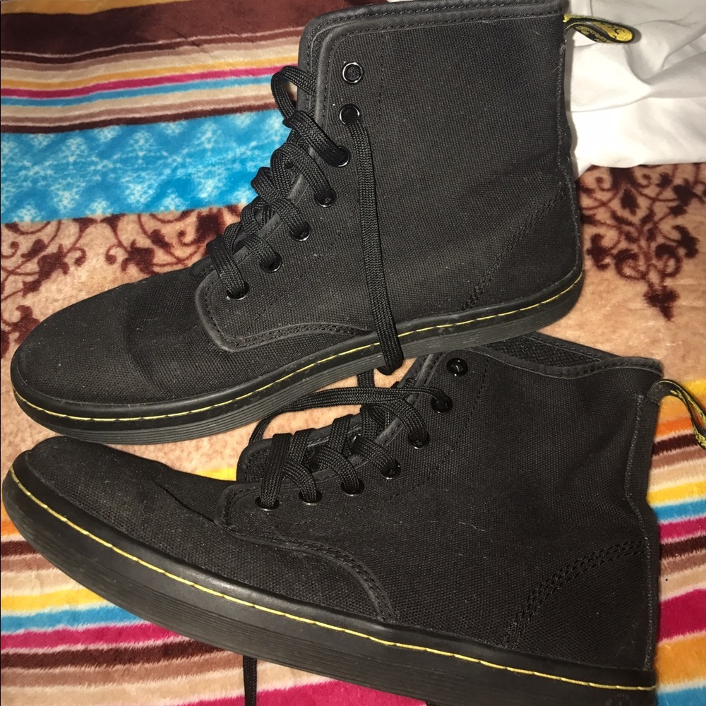 Black shoreditch dr.martens