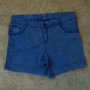 Plus size cuffed shorts