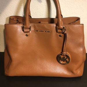 💘Michael Kors Satchel