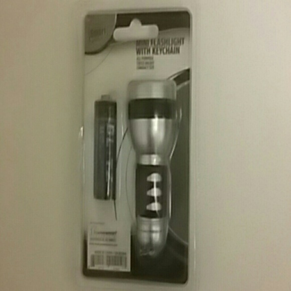Mini Flashlight With Keychain - Picture 2 of 2