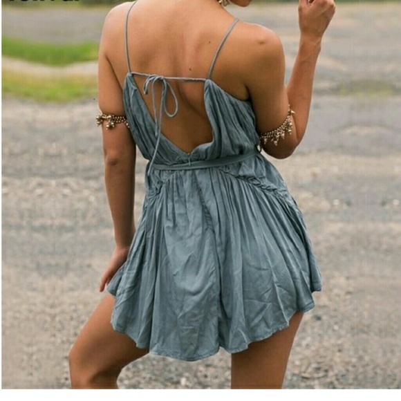 Mini crinckled boho spagetty strap dress NWOT - Picture 2 of 4