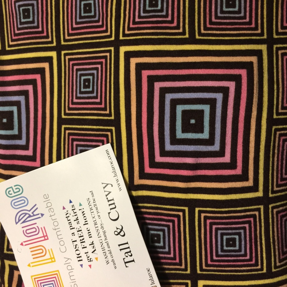 BNWT. LuLaRoe logo leggings TC.