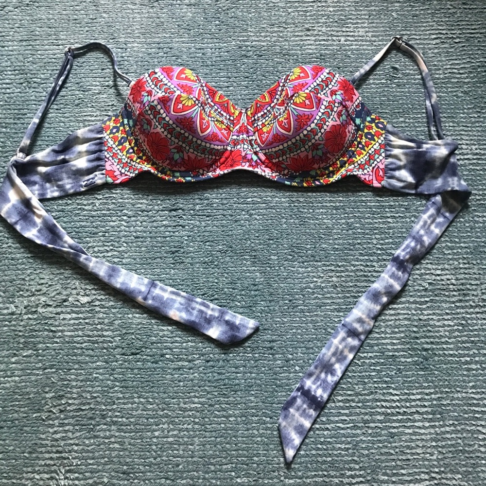Billabong Swim Top