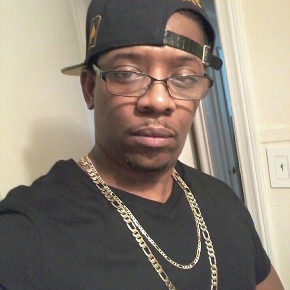 Meet your Posher, Marcus - Picture 2 of 6