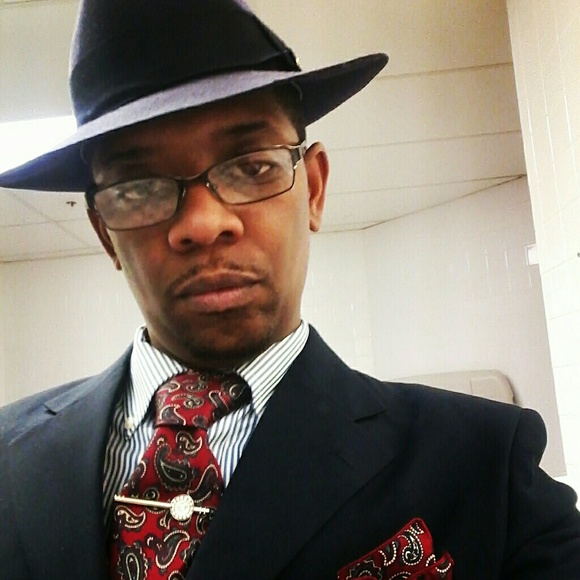 Meet your Posher, Marcus - Picture 4 of 6