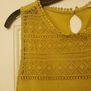 H&M Tops - Super Cute tank from H&M H&M Tops - Super Cute tank from H&M