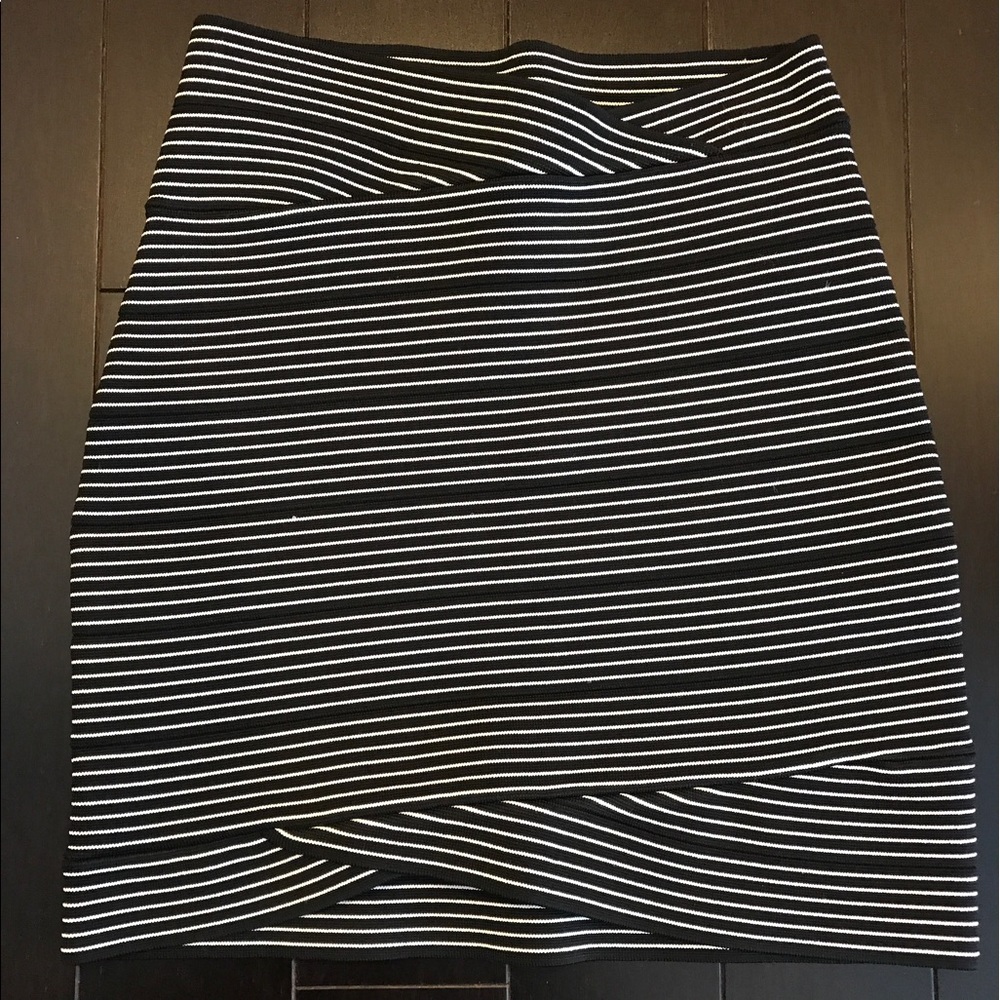 BCBG MAXAZRIA bandage mini skirt