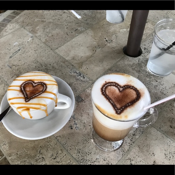 Meet your Posher, Ana - Picture 1 of 1