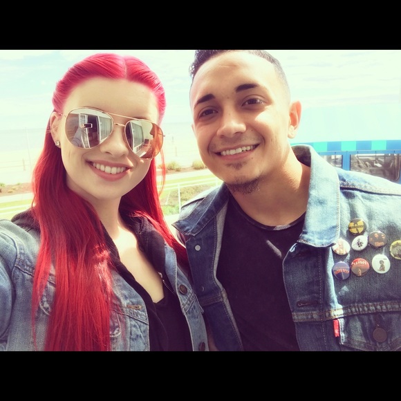 Meet your Posher, Danielle - Picture 1 of 1