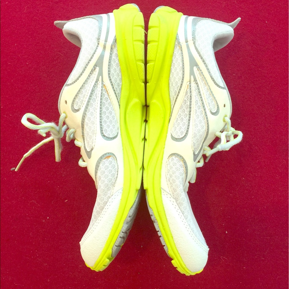 Merrell Barefoot athletic shoes 9.5 light weight