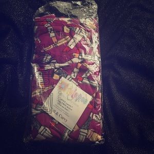 LuLa roe lipstick leggings