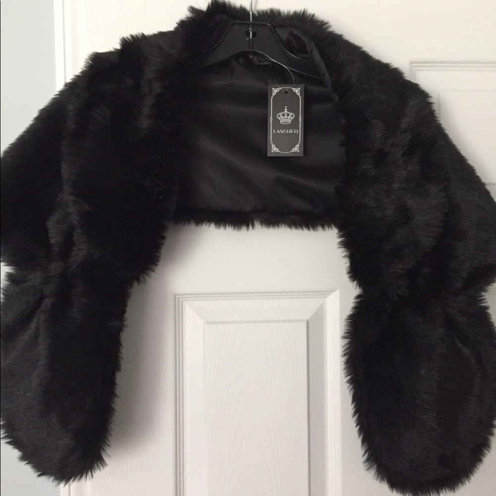 Black Faux fir shawl- never been worn!