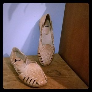 Yuu nude woven flats.