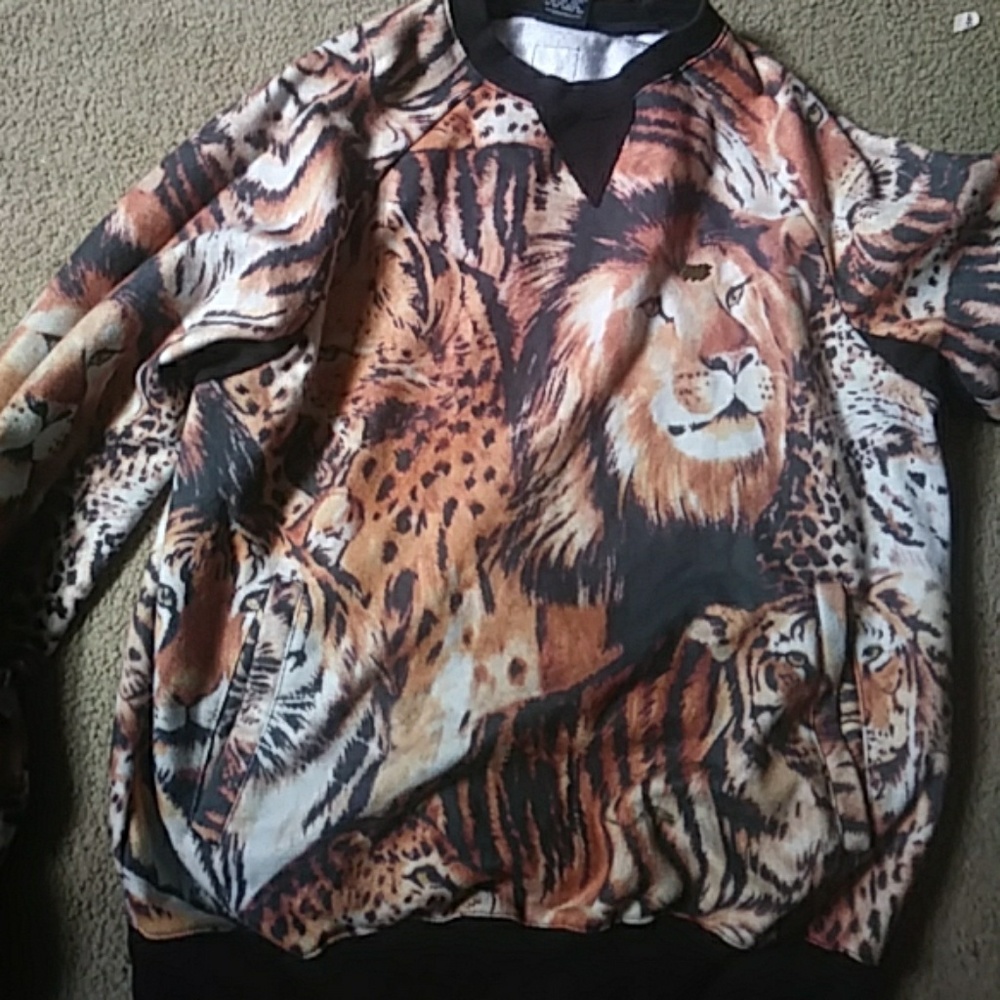 Shirt - Picture 2 of 4