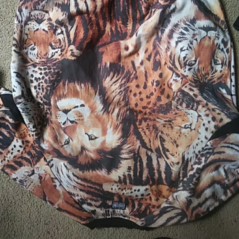 Shirt - Picture 3 of 4