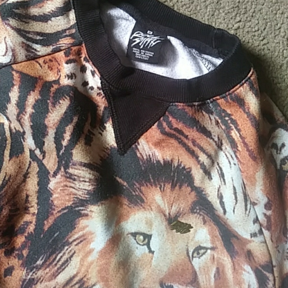 Shirt - Picture 4 of 4