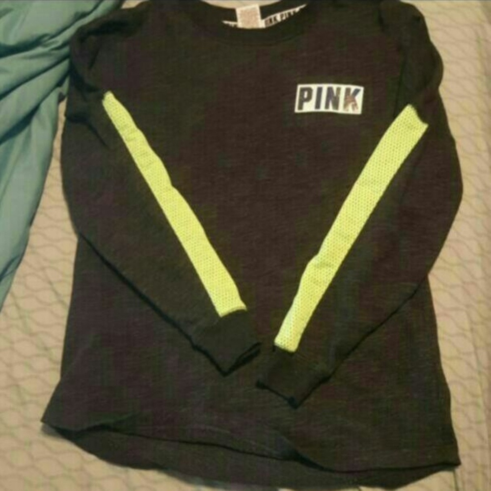 VS PINK Varsity Crew