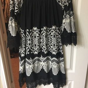 EUC- lace black filigree dress