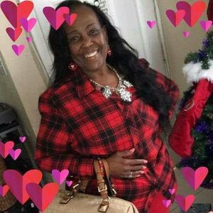 Meet your Posher, Gloria