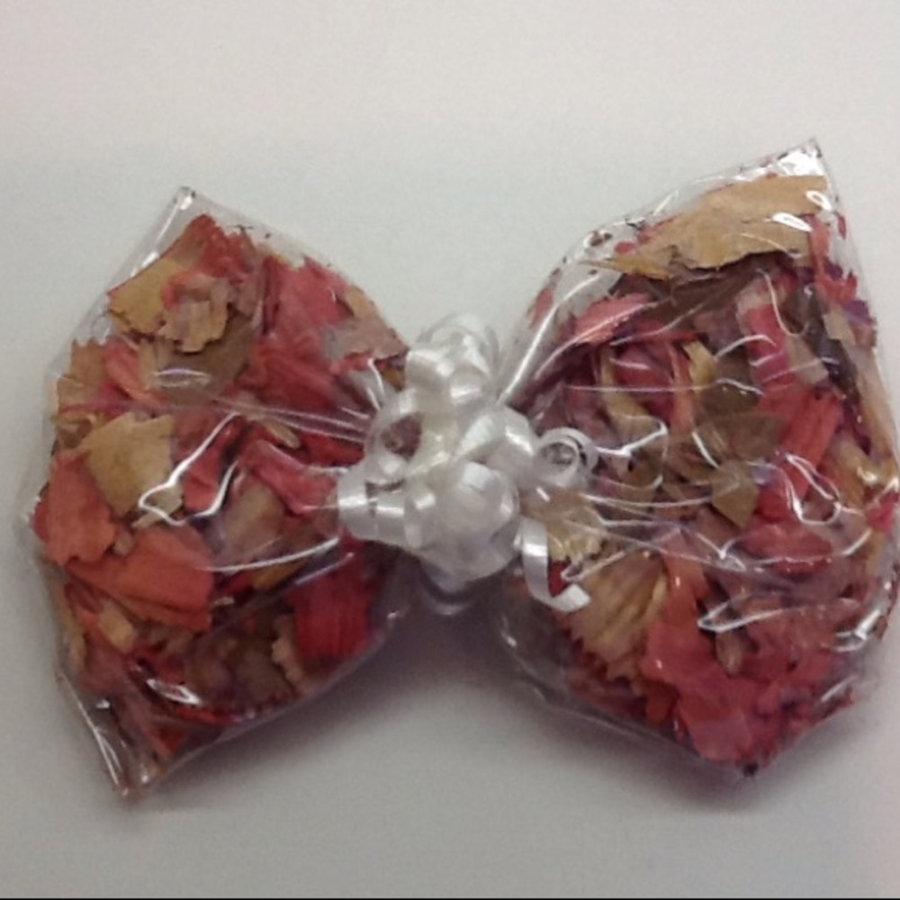Potpourri-Filled Bow
