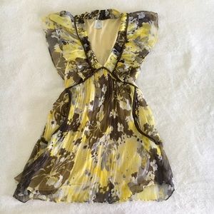SALE! Cute Flutter Sleeve Floral Dress 🌻Sz S