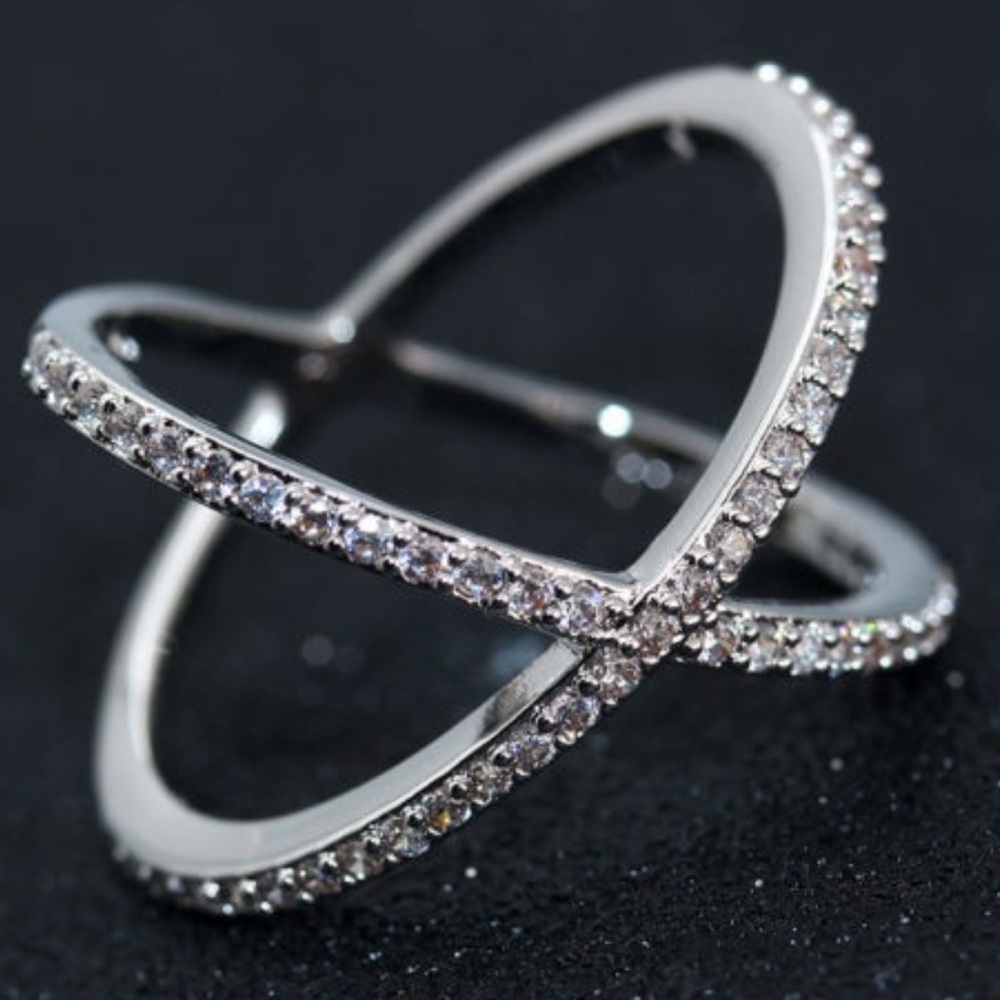 925 Sterling Silver White Criss-Cross Ring