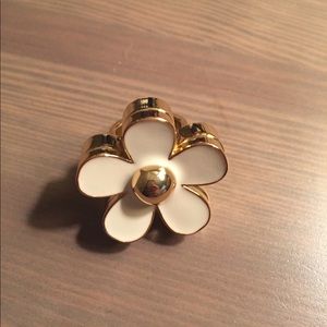 Marc Jacobs daisy perfume ring