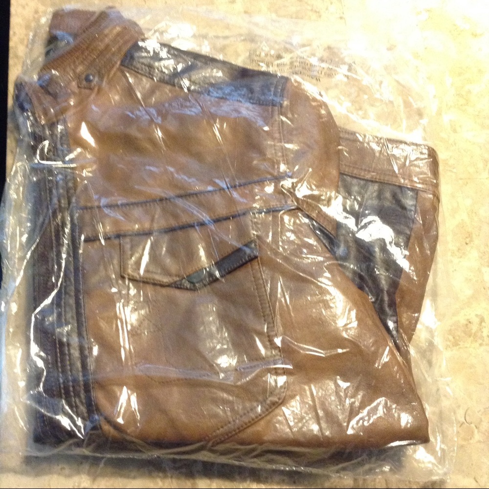 Men Jones Two-Tone Jacket - Picture 7 of 7
