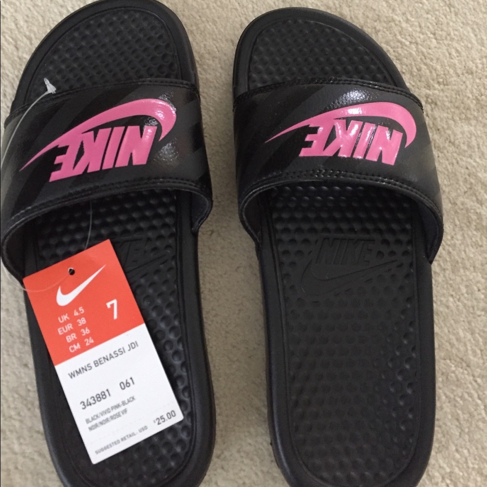 NWT Nike sandals