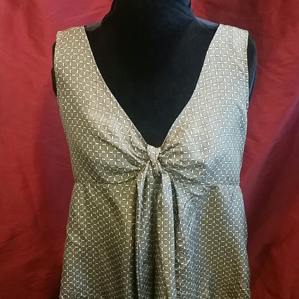 NEW YORK & Company 100 % Silk Top