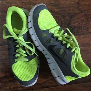 Boys Nike Free 5.0 Size 4.5