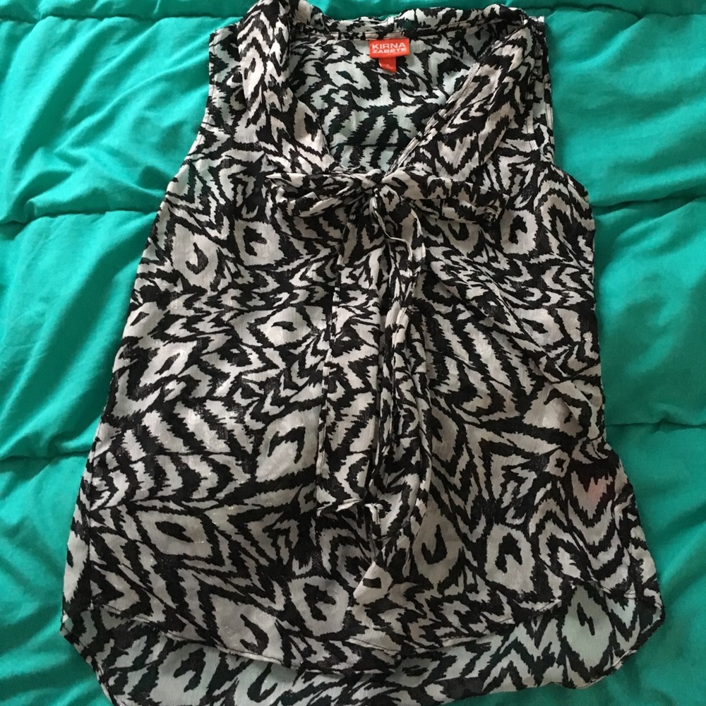 Sleeveless blouse 👚